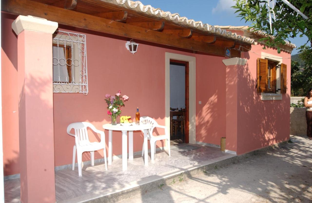 Amalia Cottages Ájos Górdios Eksteriør bilde