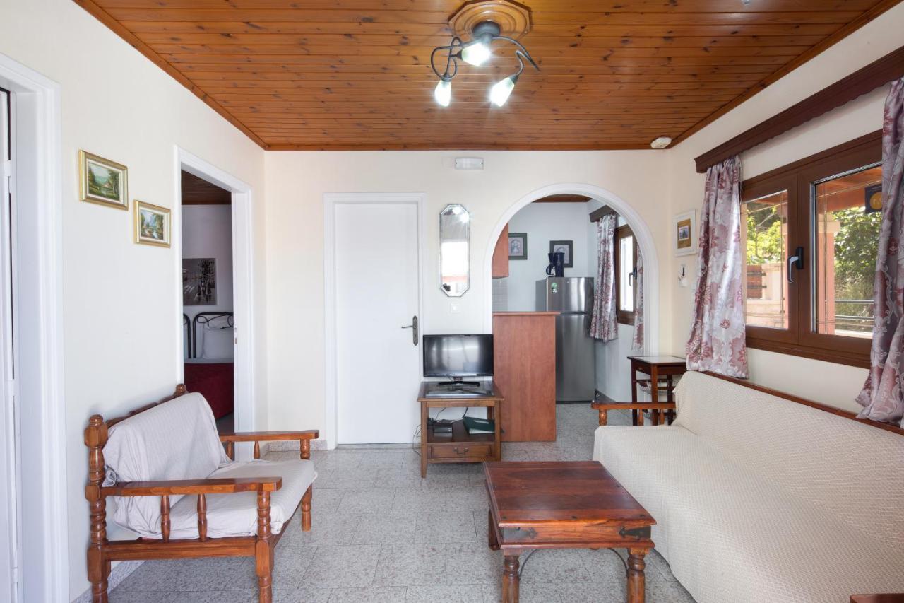 Amalia Cottages Ájos Górdios Eksteriør bilde